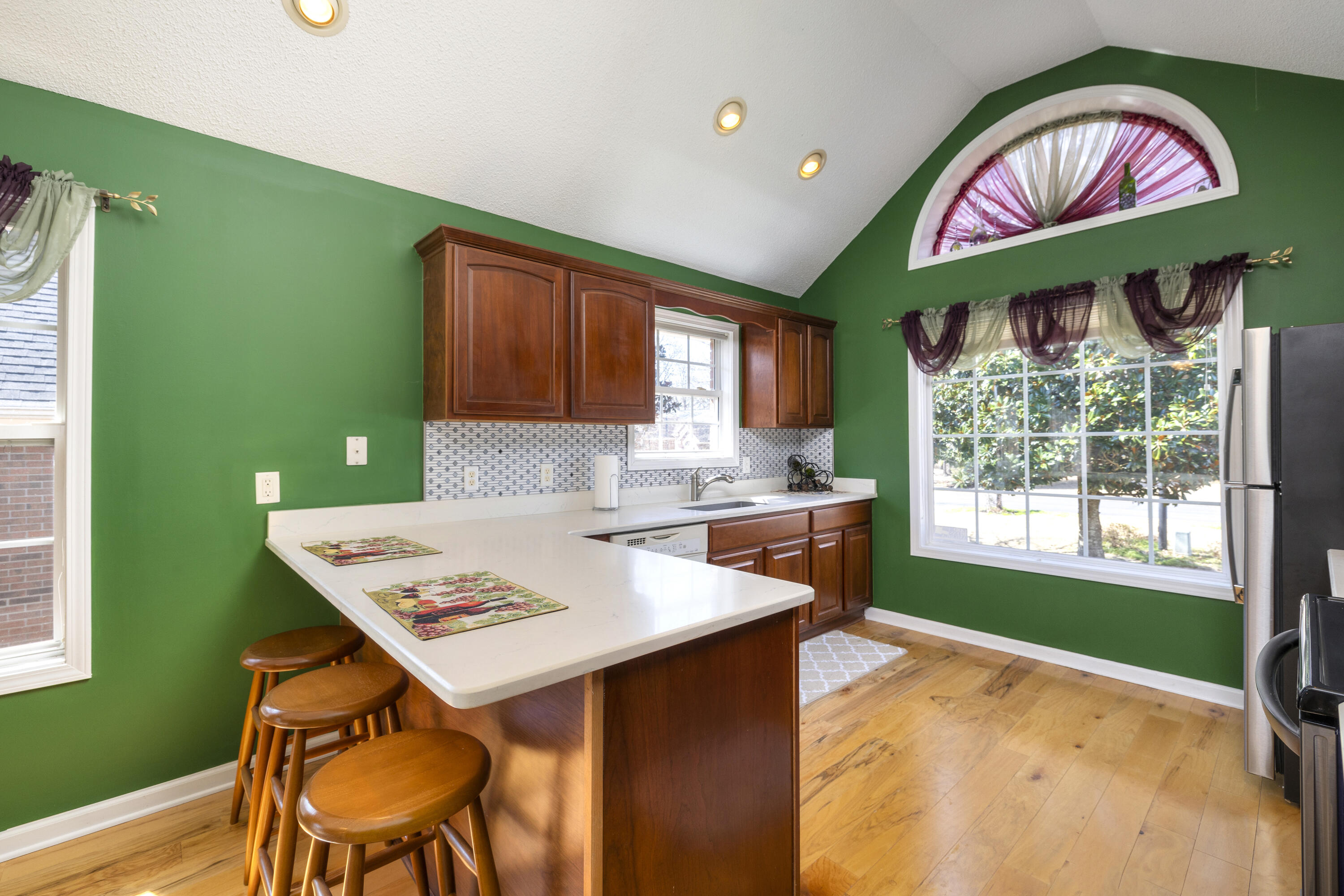 47 North Lake Circle Manning, SC 29102 - Photo 18 of 74 QUARTZ COUNTERTOPS