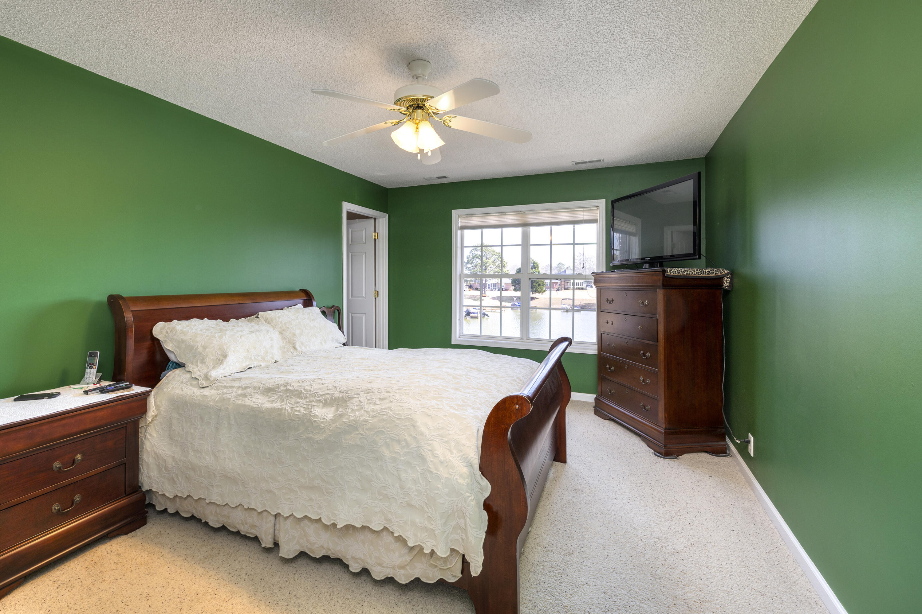 47 North Lake Circle Manning, SC 29102 - Photo 25 of 74 PRIMARY SUITE