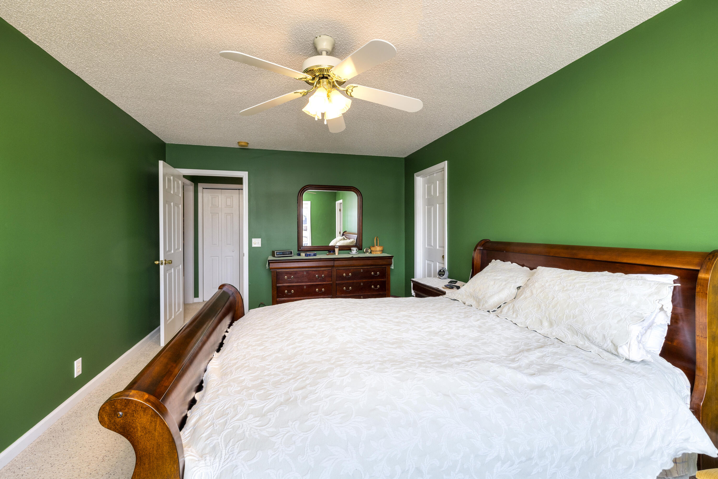 47 North Lake Circle Manning, SC 29102 - Photo 26 of 74 PRIMARY SUITE