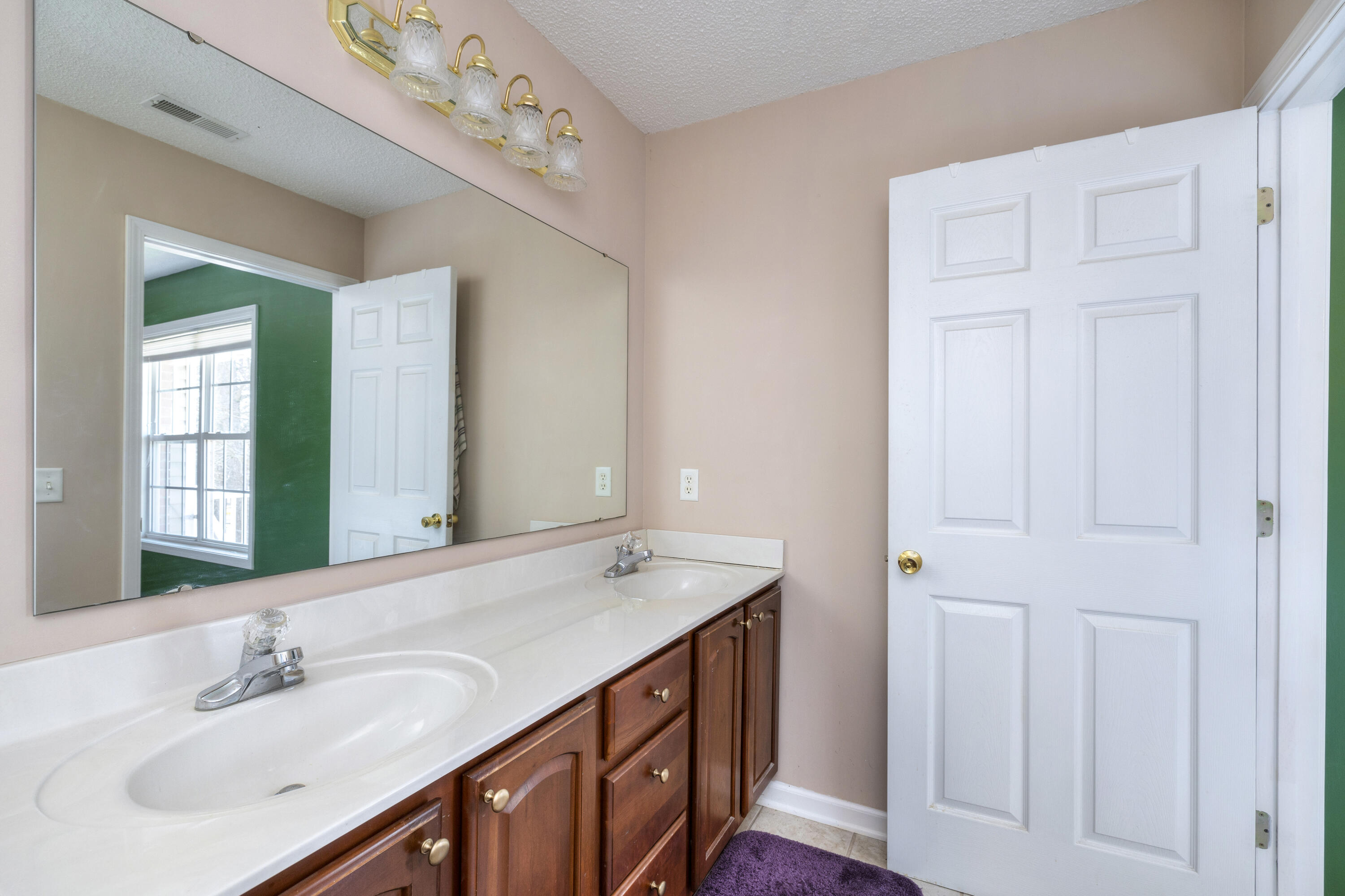 47 North Lake Circle Manning, SC 29102 - Photo 29 of 74 DUAL VANITY