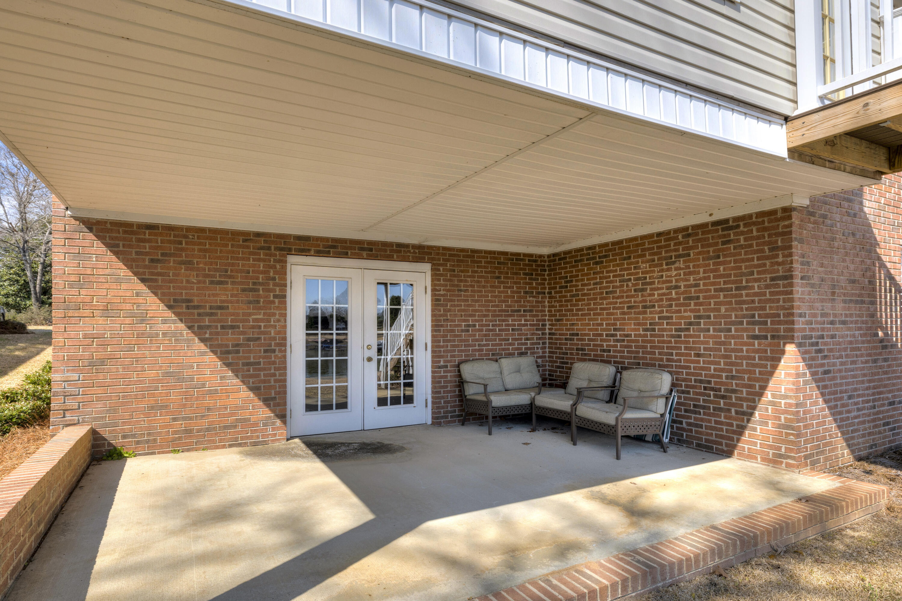 47 North Lake Circle Manning, SC 29102 - Photo 5 of 74 COVERED PATIO SPACE