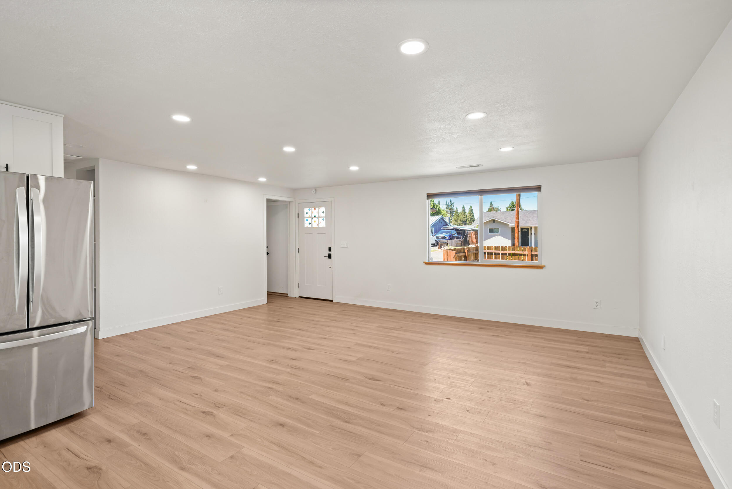 520 Grand Avenue Central Point, OR 97502 - Photo 8 of 21