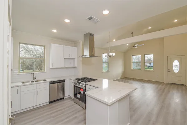 $329,000 | 316 6th Street, Rosenberg, TX 77471