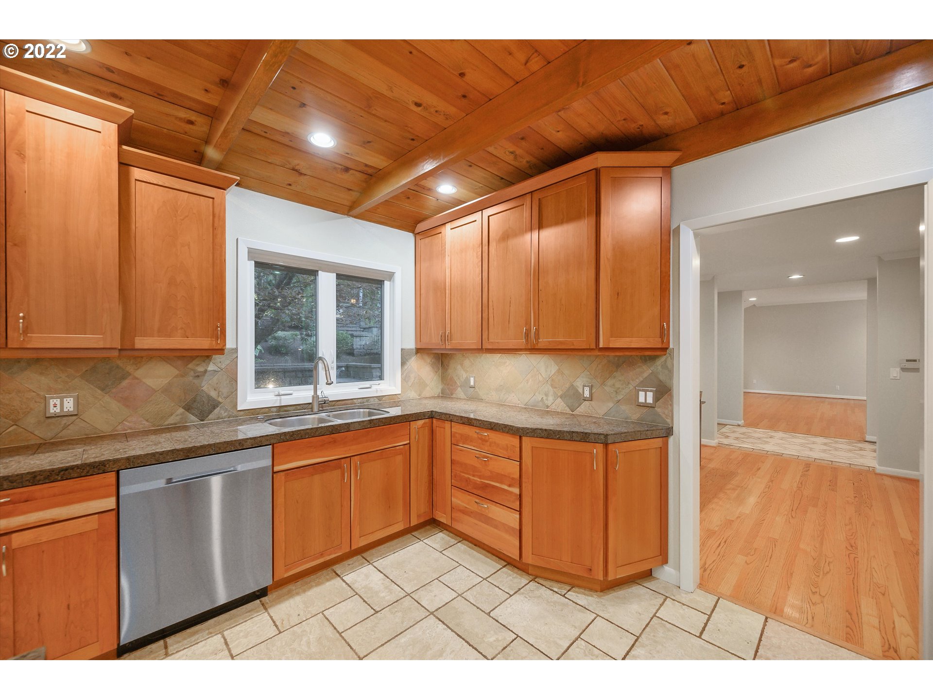 2256 Southwest Humphrey Park Road Portland, OR 97221 - Photo 8 of 29 Gallery Image 8