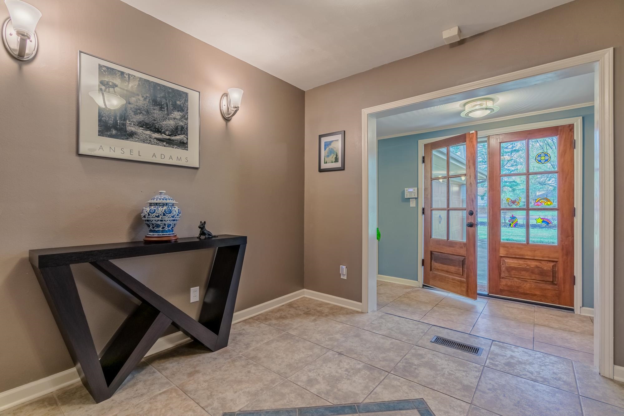 334 North Mendenhall Road Memphis, TN 38117 - Photo 2 of 25 Gallery Image 2