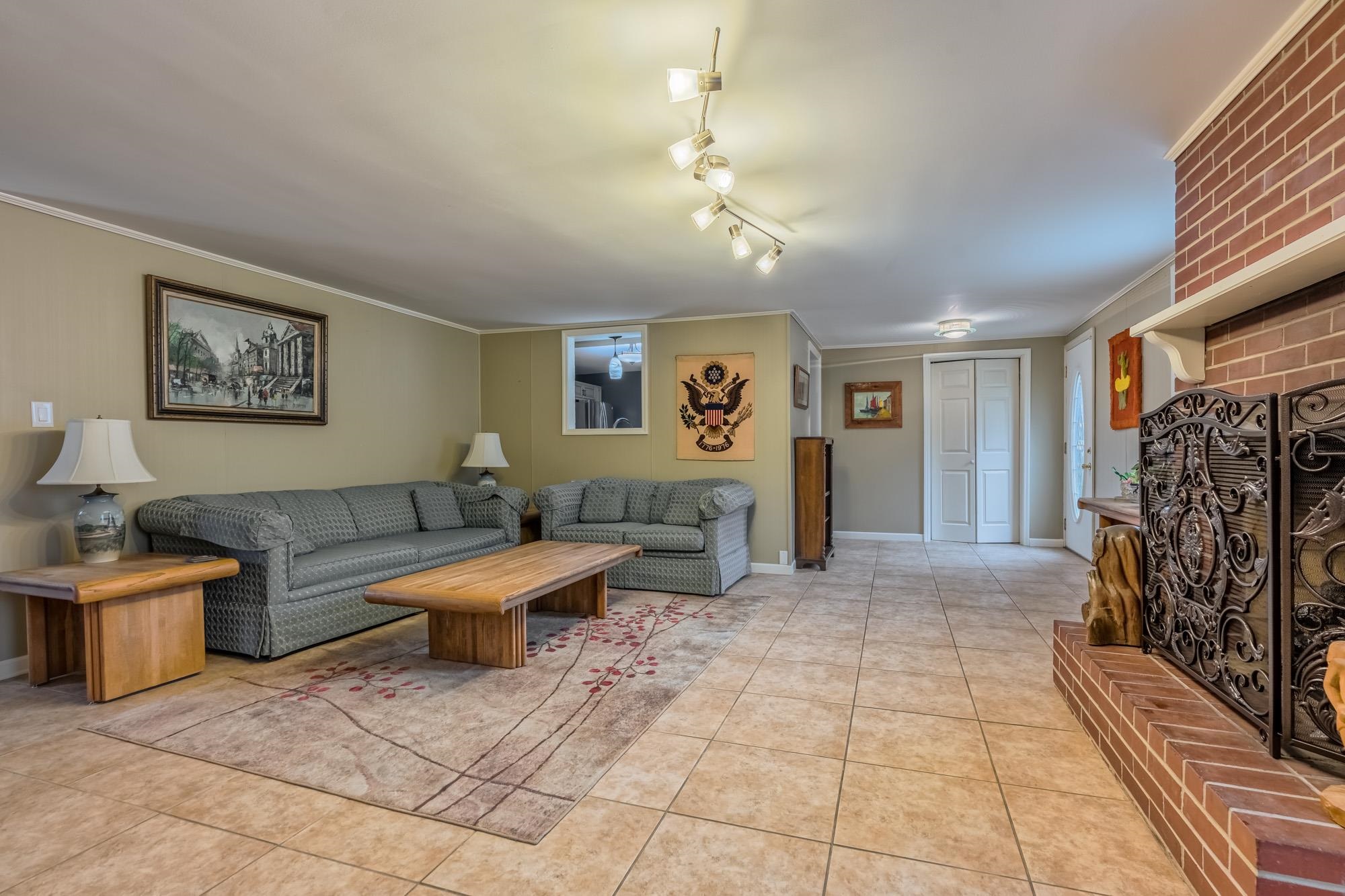 334 North Mendenhall Road Memphis, TN 38117 - Photo 4 of 25 Gallery Image 4