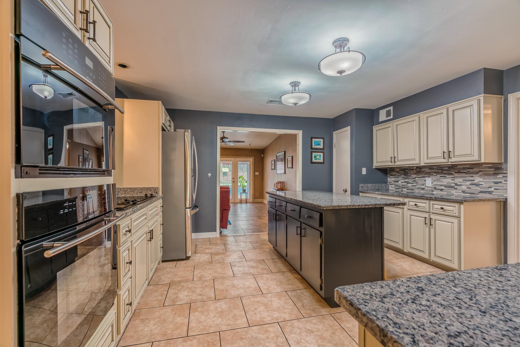 334 North Mendenhall Road Memphis, TN 38117 - Photo 5 of 25 Gallery Image 5