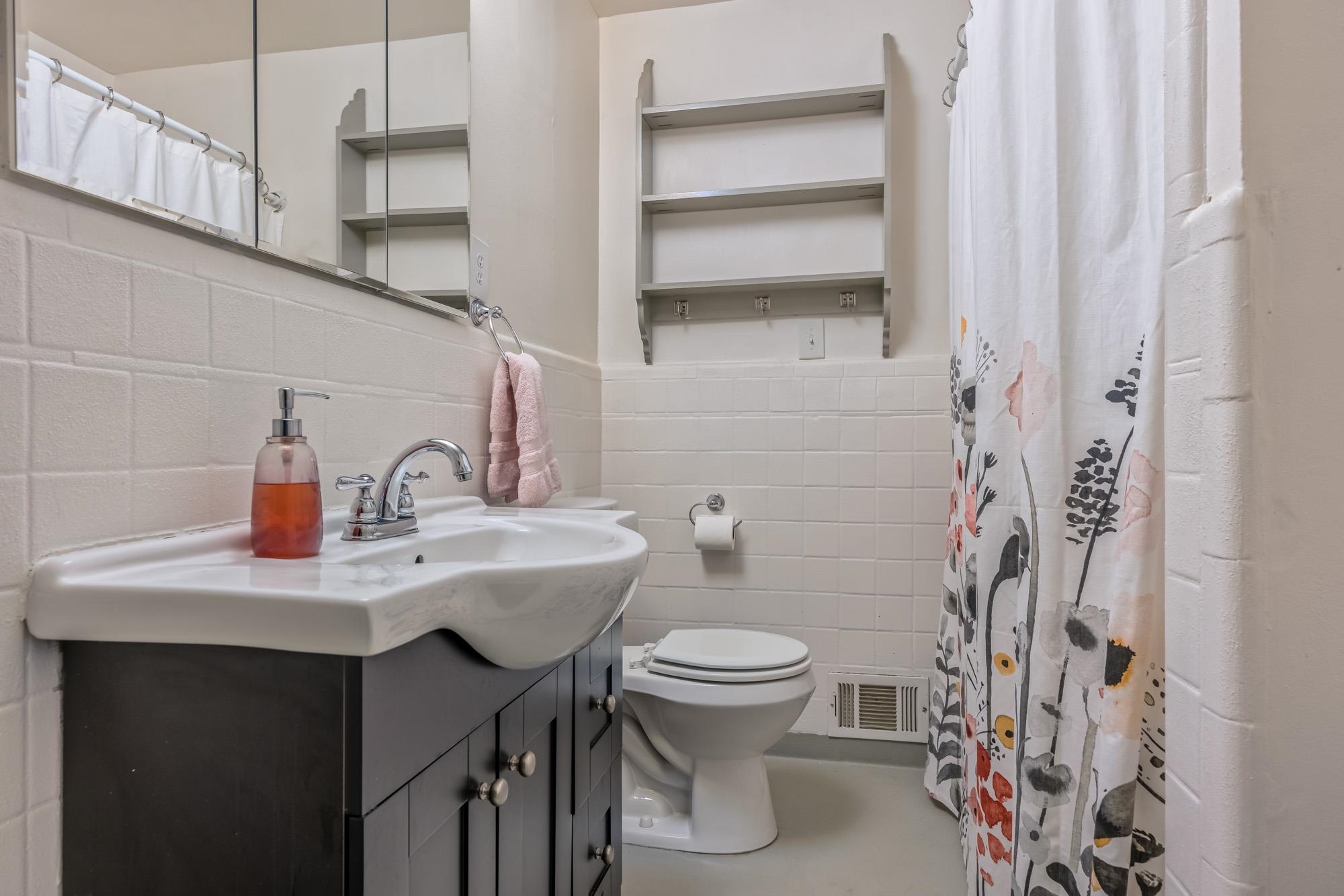 334 North Mendenhall Road Memphis, TN 38117 - Photo 10 of 25 Gallery Image 10