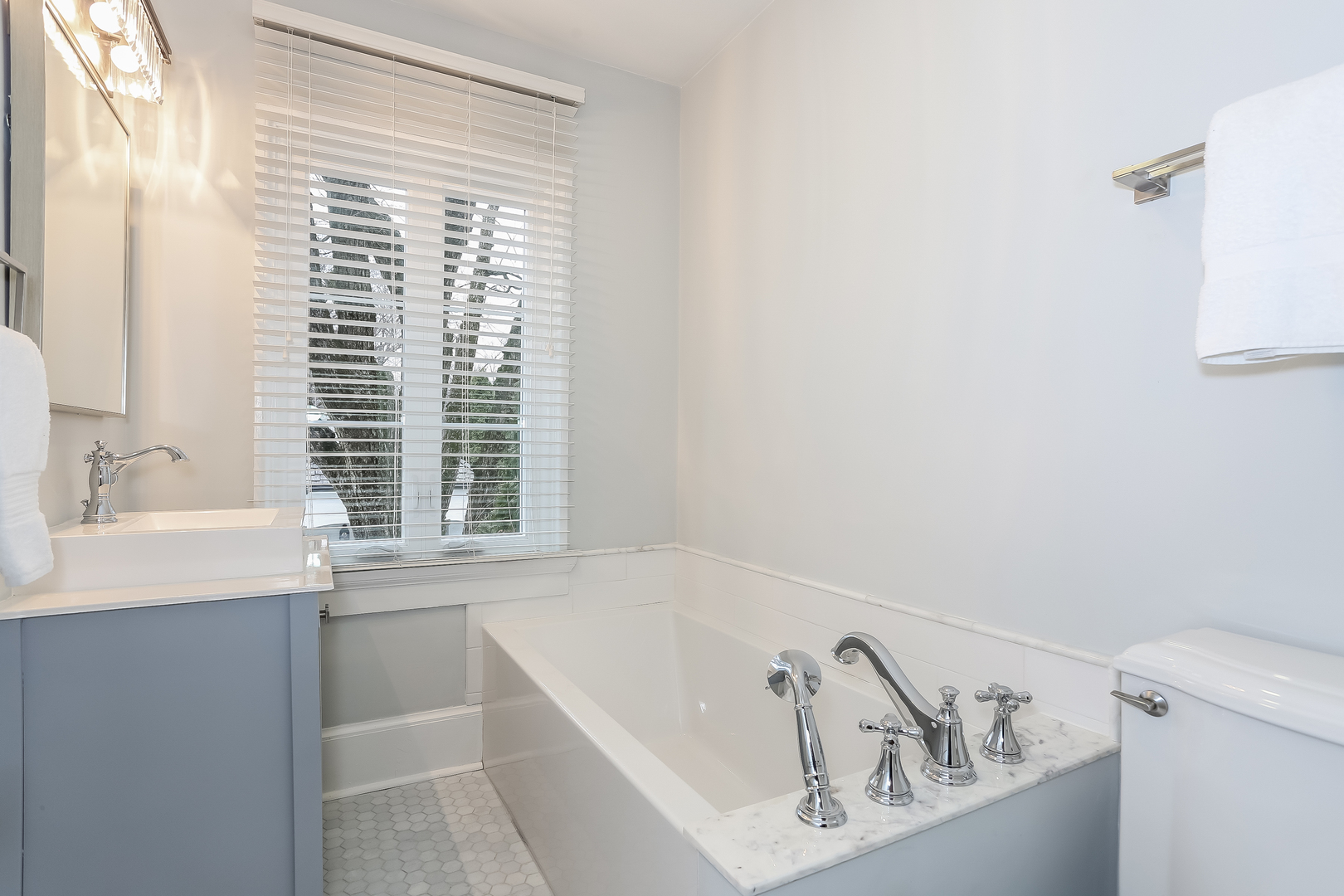 30 East Deerpath Road Lake Forest, IL 60045 - Photo 56 of 67