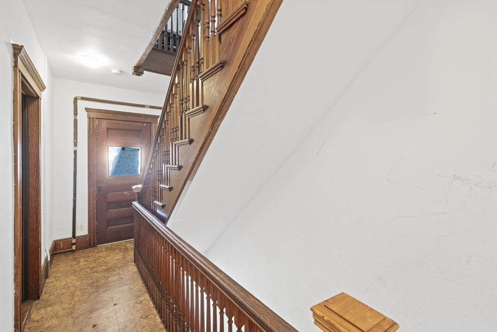 25 Perkins Street Salem, MA 01970 - Photo 7 of 28