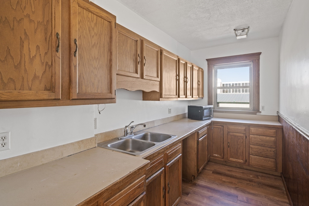 25 Perkins Street Salem, MA 01970 - Photo 10 of 28