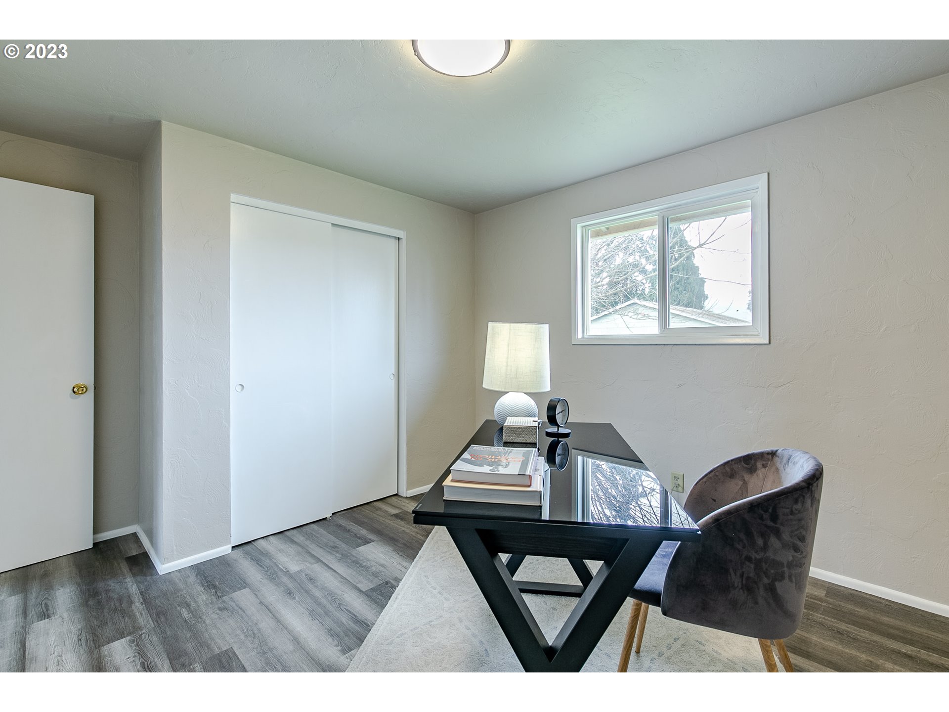 594 39th Street Springfield, OR 97478 - Photo 16 of 18 a living room with furniture and a window