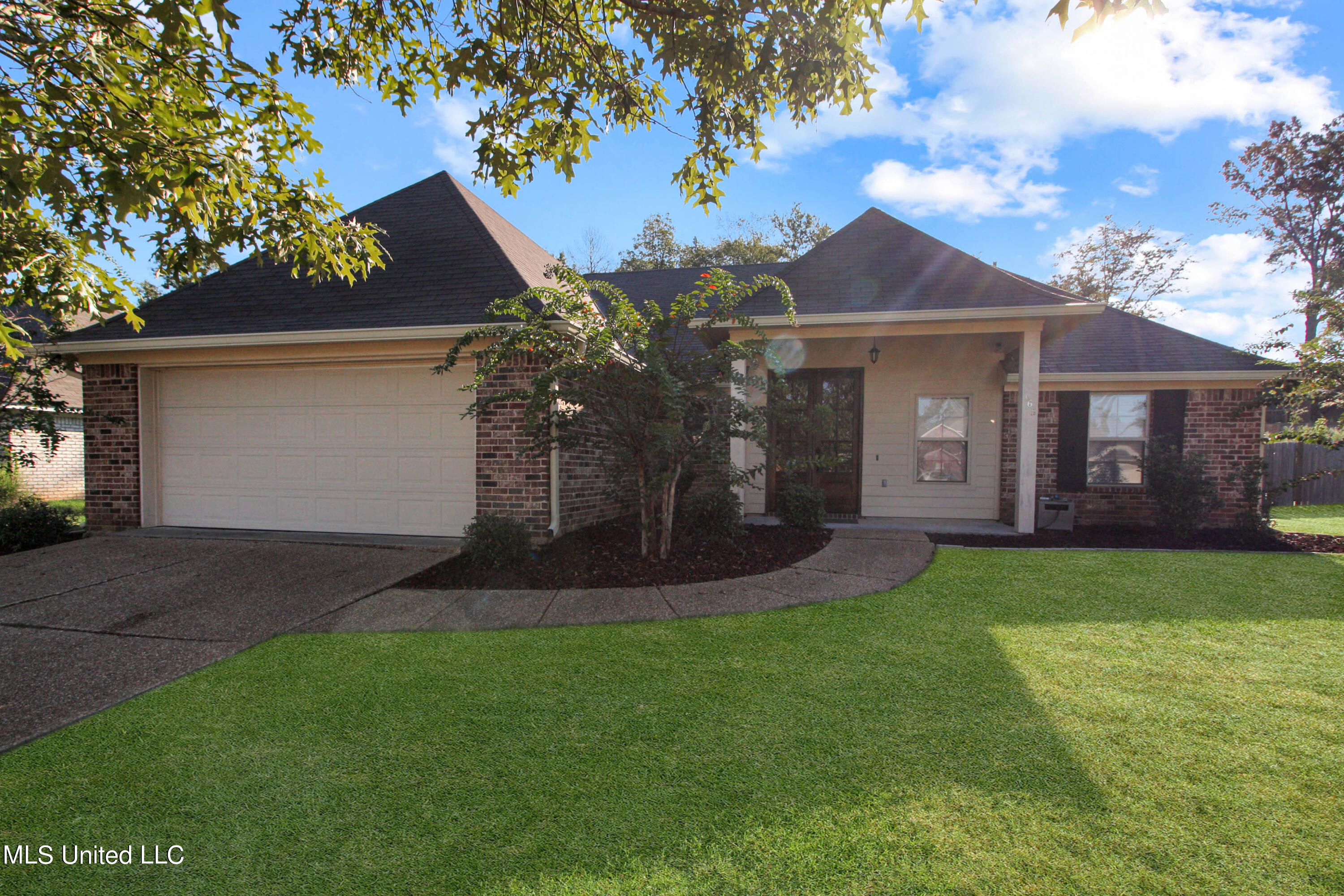 165 Harvey Circle Canton, MS 39046 - Photo 2 of 13 IMG_5187