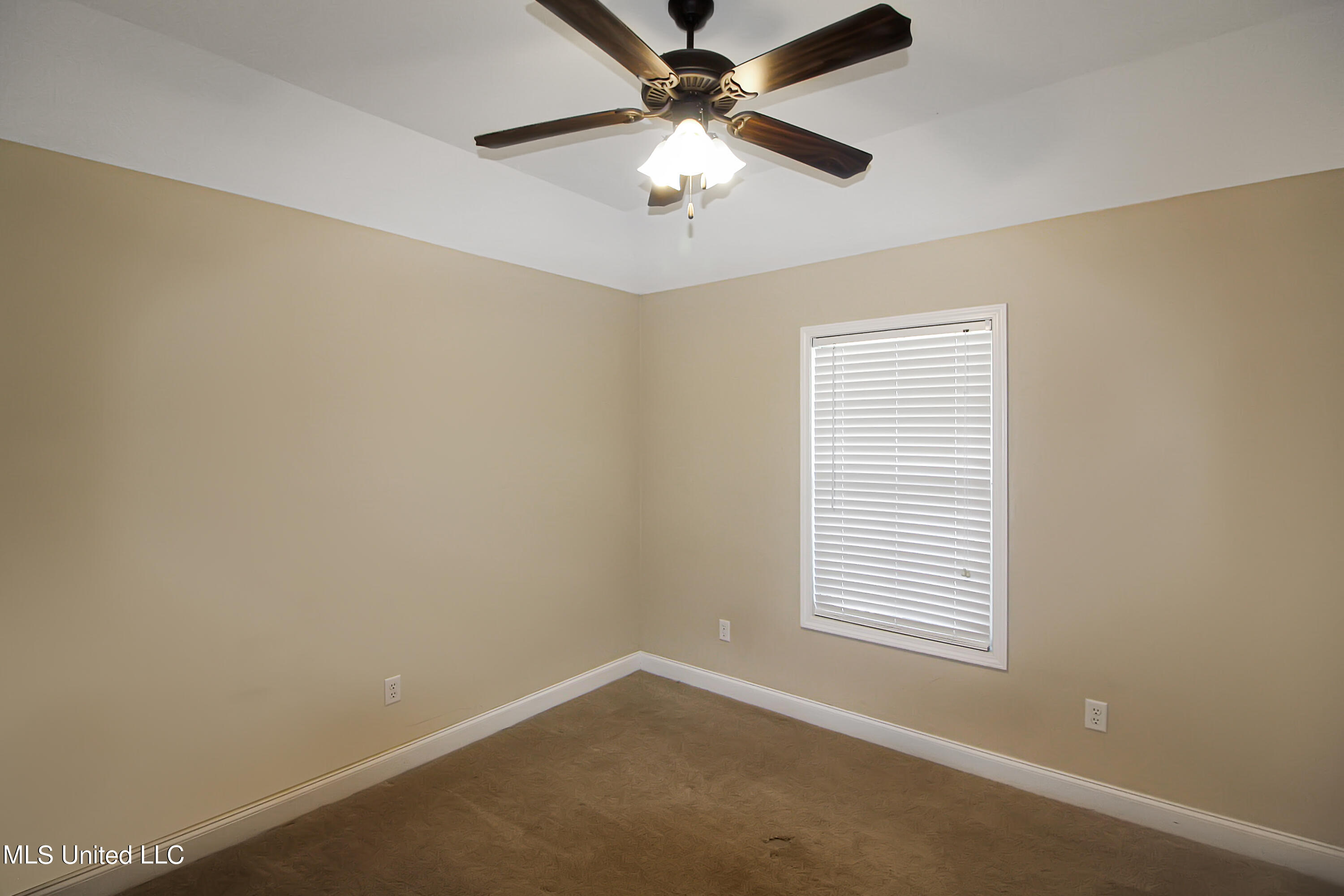 165 Harvey Circle Canton, MS 39046 - Photo 8 of 13 IMG_5160