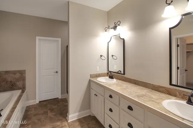 $2,200 | 165 Harvey Circle, Canton, MS 39046