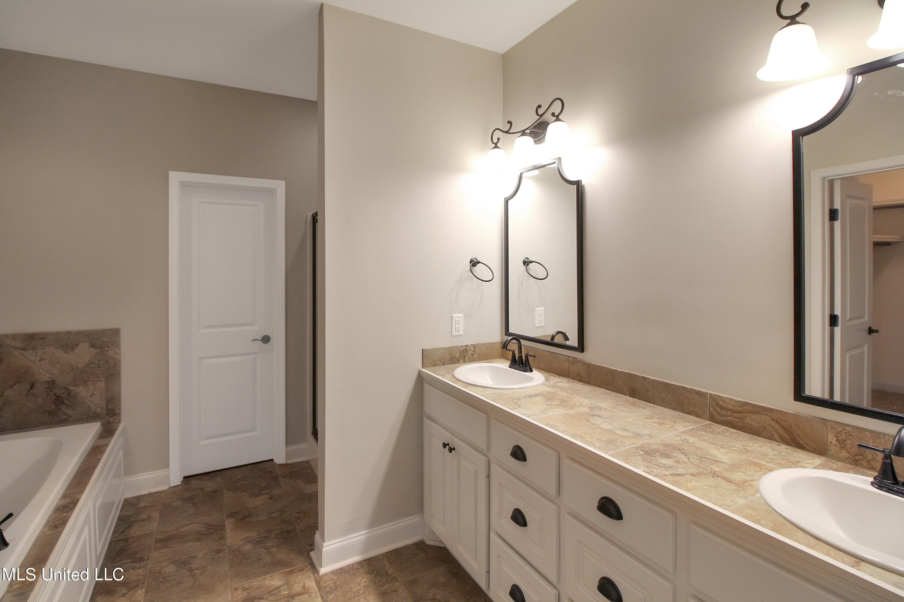 165 Harvey Circle Canton, MS 39046 - Photo 9 of 13 IMG_5181