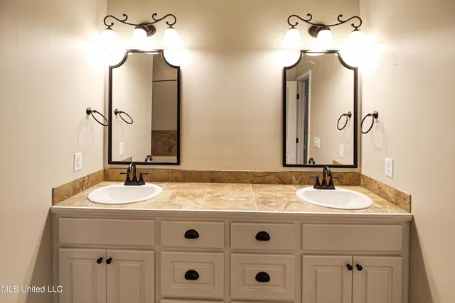 $2,200 | 165 Harvey Circle, Canton, MS 39046