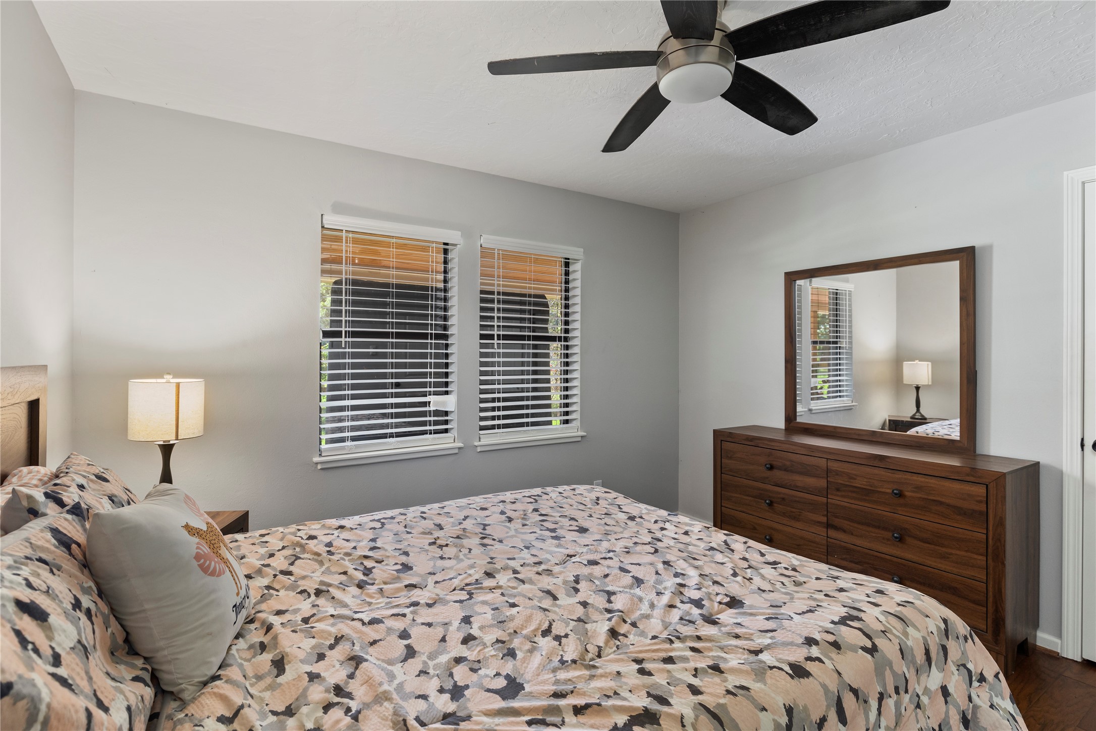 14818 Walker Road Conroe, TX 77302 - Photo 20 of 44 Bedroom #2