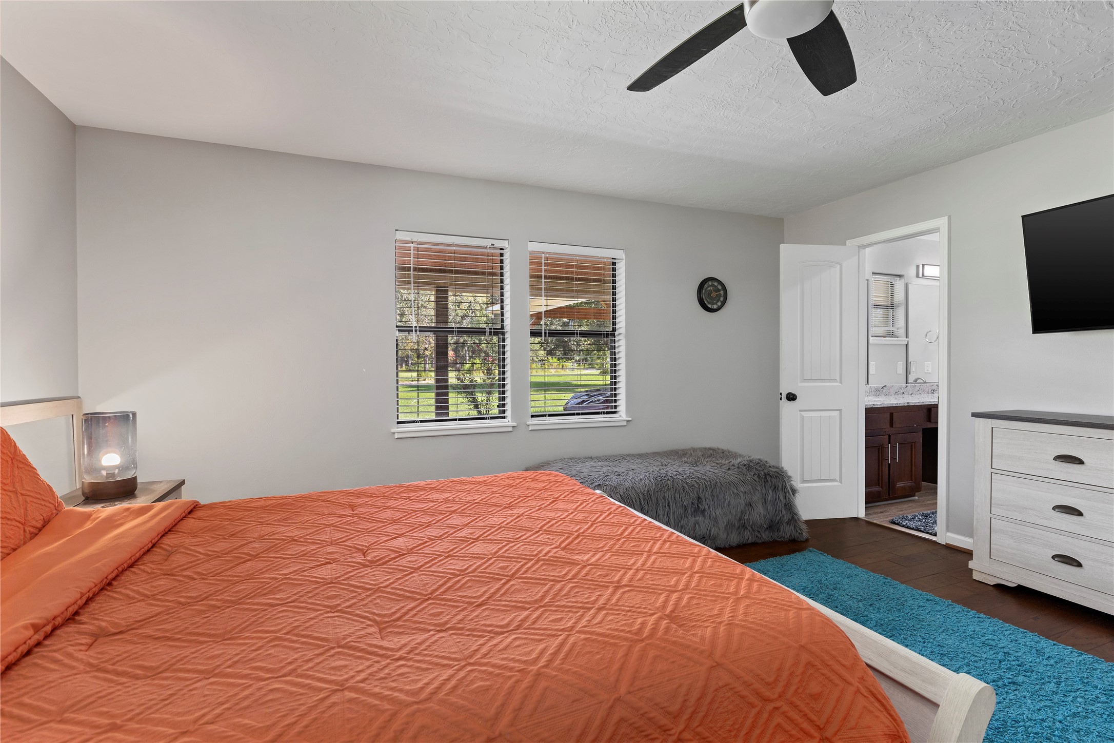 14818 Walker Road Conroe, TX 77302 - Photo 23 of 44 Primary Bedroom