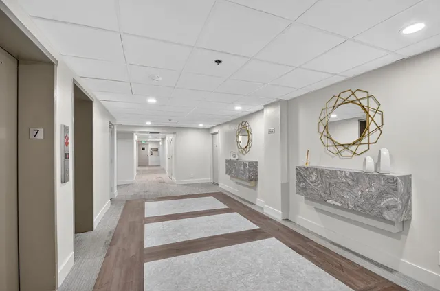 a view of livingroom with furniture