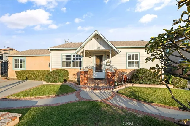 $1,100,000 | 13082 Monroe Street, Garden Grove, CA 92844