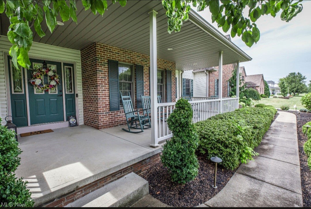11073 Wright Road Northwest Uniontown, OH 44685 - Photo 3 of 35
