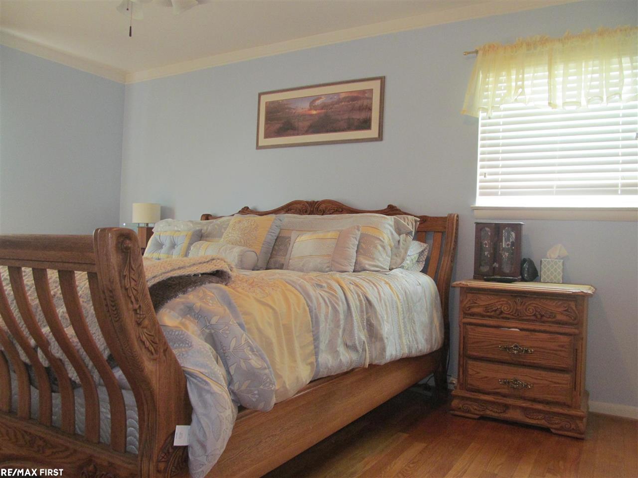 2002 Massoit Road Royal Oak, MI 48073 - Photo 9 of 24 31292152-8.JPG