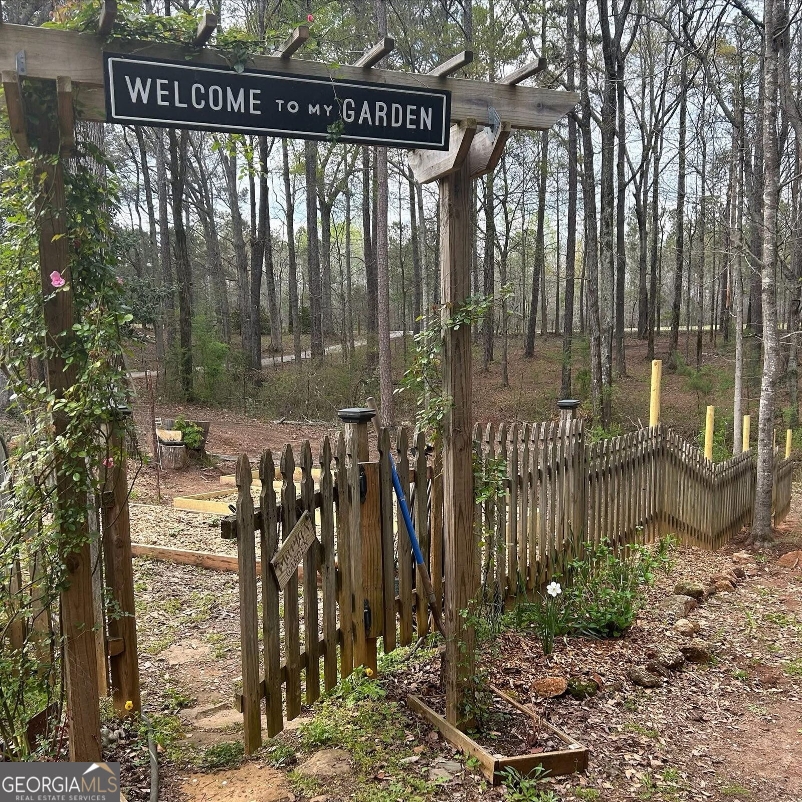 143 Hammond Road Jackson, GA 30233 - Photo 55 of 70 Garden entrance
