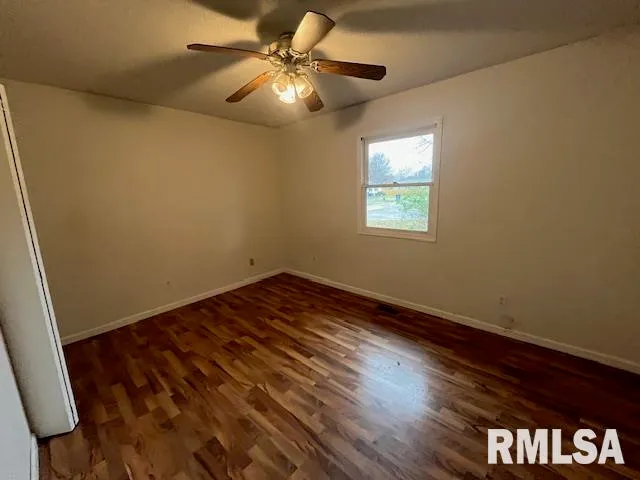 $119,900 | 101 North Lawrence Street, De Soto, IL 62924