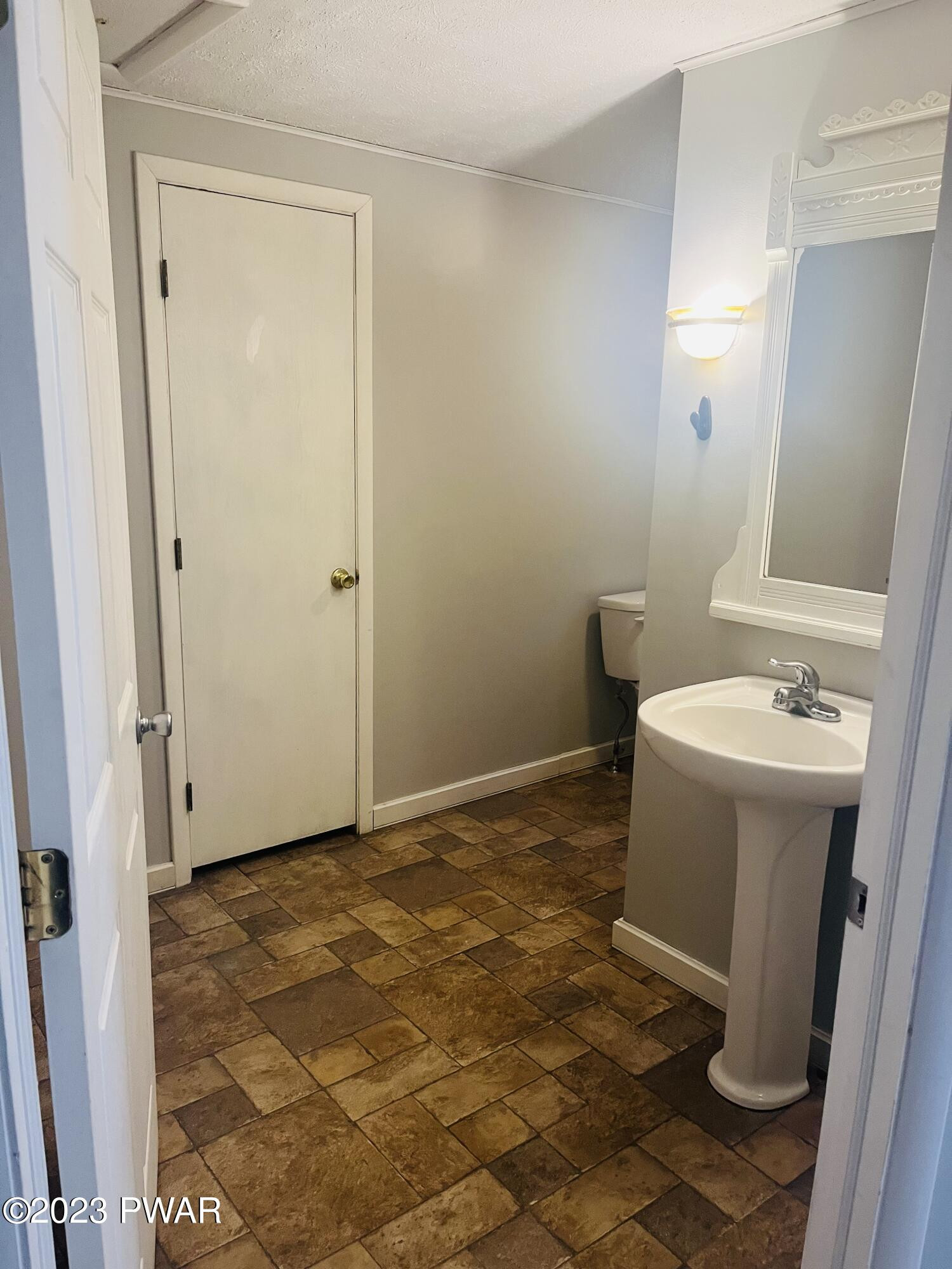 440 Prospect Street Hawley, PA 18428 - Photo 27 of 38