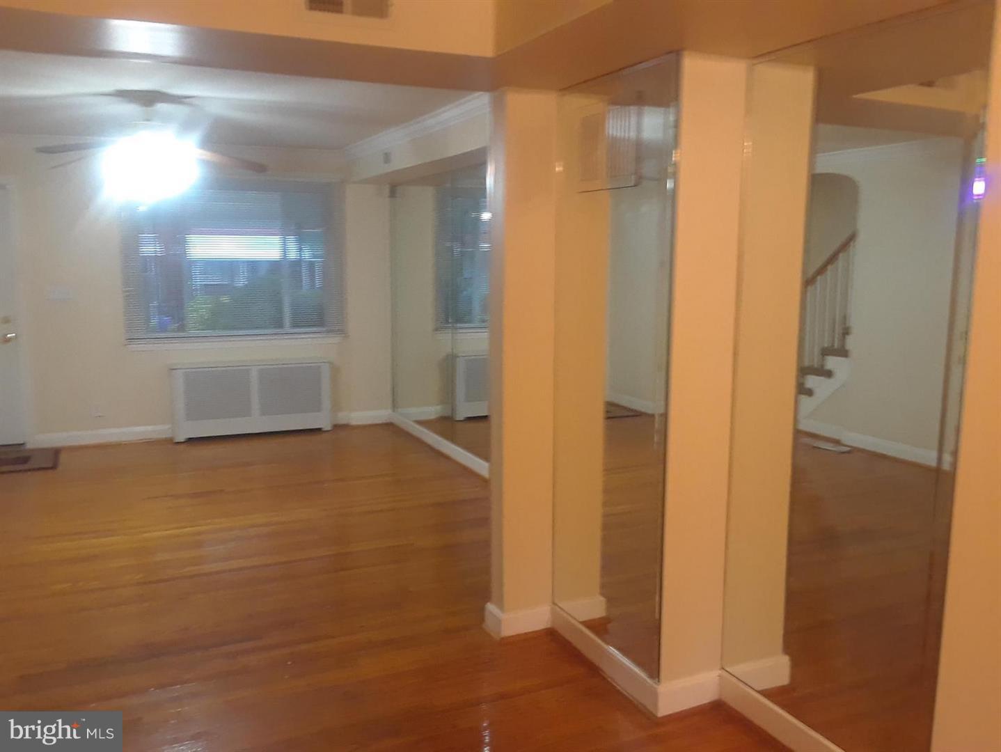 1209 Kevin Road Baltimore, MD 21229 - Photo 2 of 21 Living Room