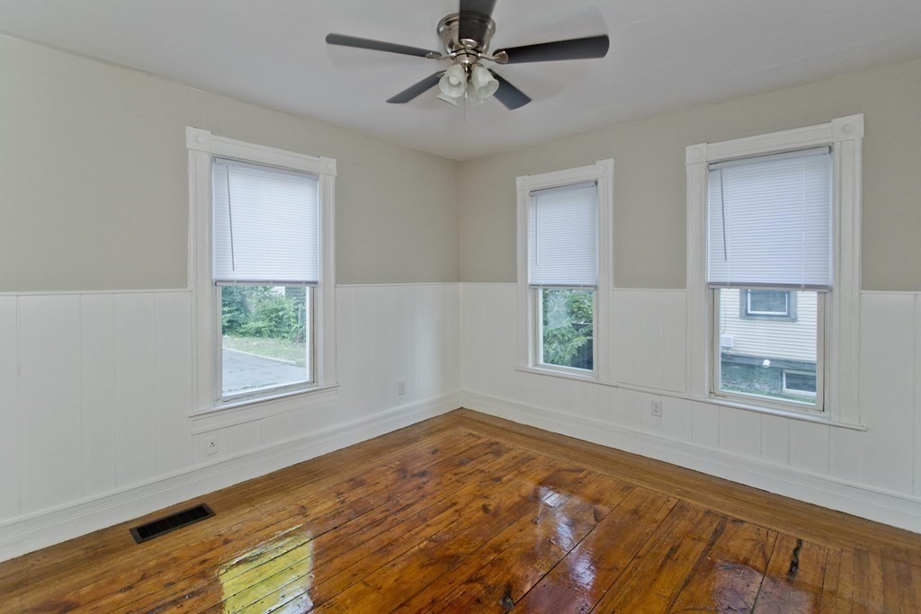 19 Yale Street Springfield, MA 01109 - Photo 11 of 39 Gallery Image 11