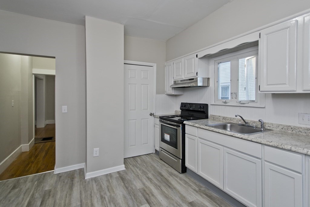 19 Yale Street Springfield, MA 01109 - Photo 16 of 39 Gallery Image 16