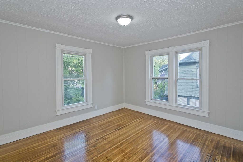 19 Yale Street Springfield, MA 01109 - Photo 17 of 39 Gallery Image 17