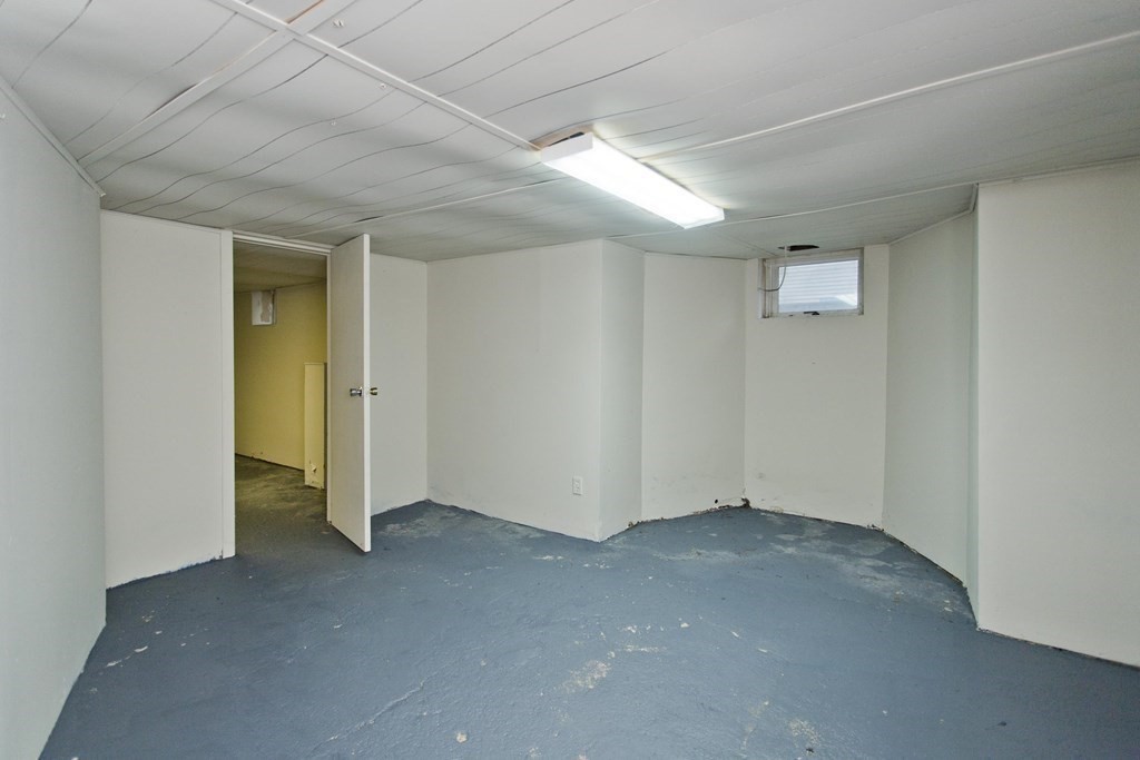 19 Yale Street Springfield, MA 01109 - Photo 34 of 39 Gallery Image 34