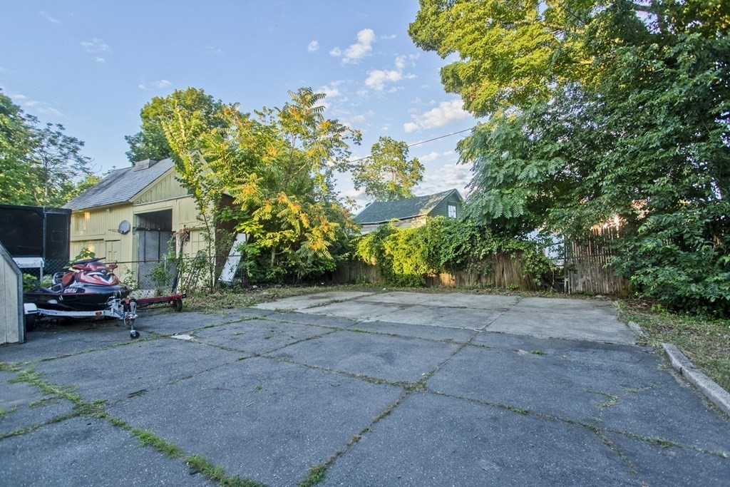 19 Yale Street Springfield, MA 01109 - Photo 38 of 39 Gallery Image 38
