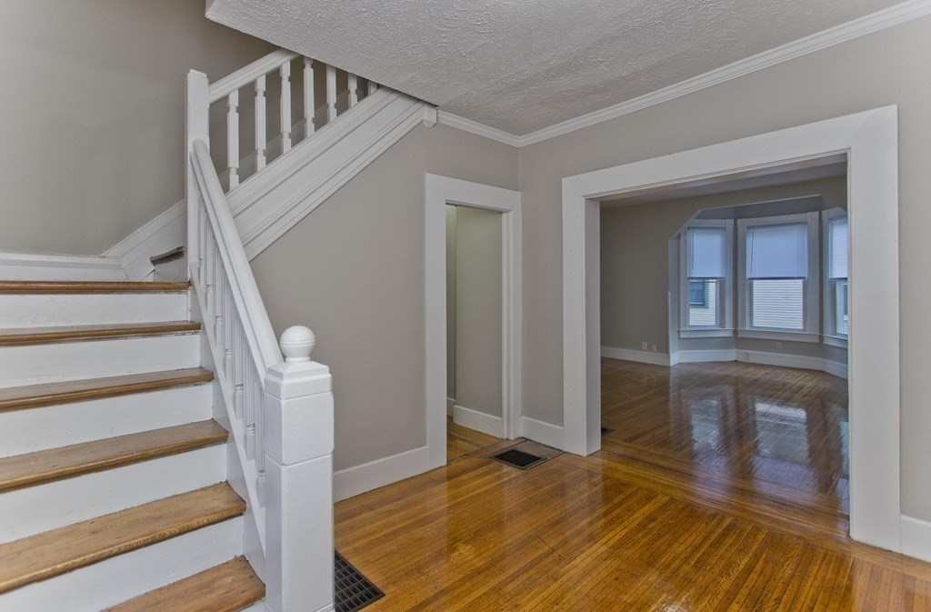 19 Yale Street Springfield, MA 01109 - Photo 5 of 39 Gallery Image 5