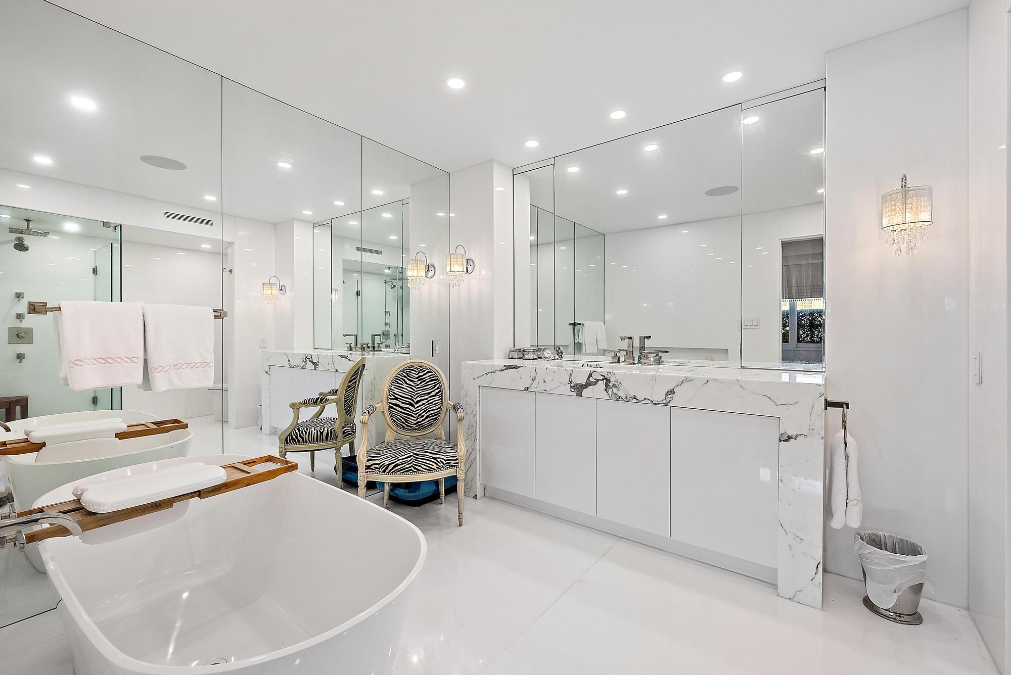 44 Cocoanut Row, Unit B310 Palm Beach, FL 33480 - Photo 18 of 30 44 Cocoanut Row, B310-27