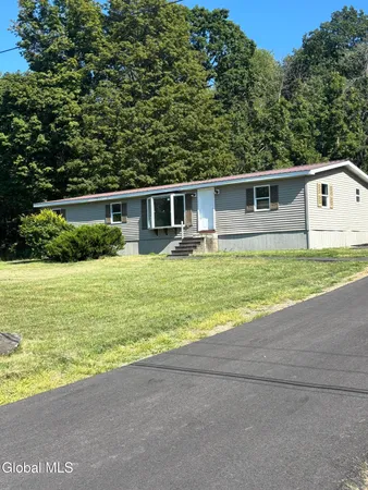 $169,900 | 683 Knickerbocker Road, Schaghticoke, NY 12154