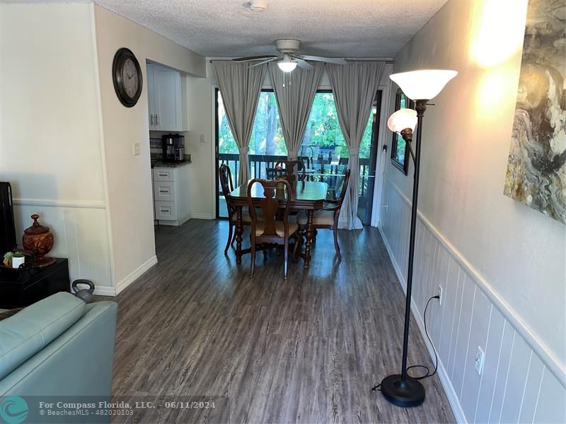 Brandywine Condominiums Gainesville, FL 32608 - Photo 5 of 18 a dining room with furniture and window