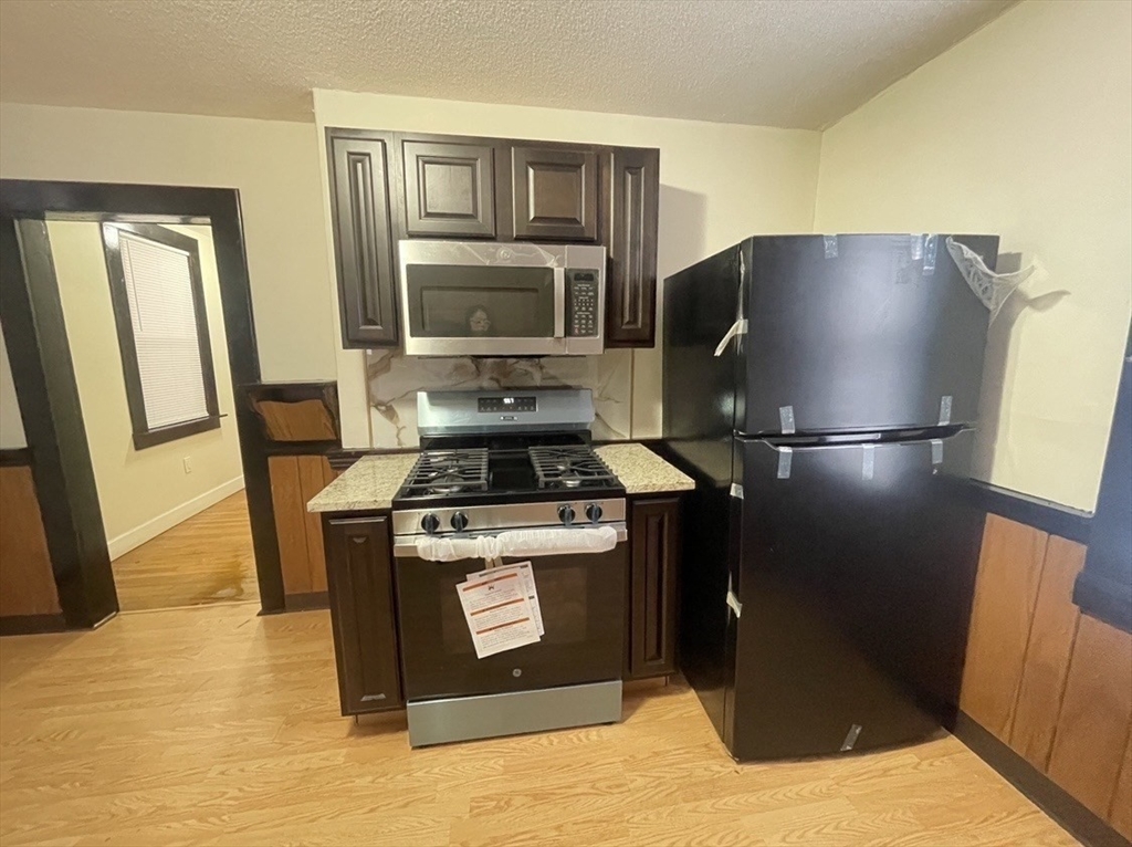 27 Wilcox Street, Unit 1L Springfield, MA 01105 - Photo 4 of 13