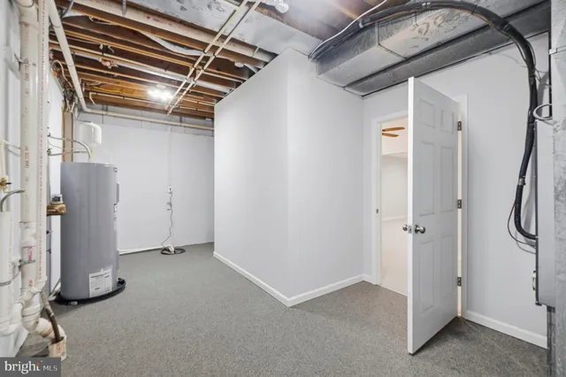 a view of a room with an entryway