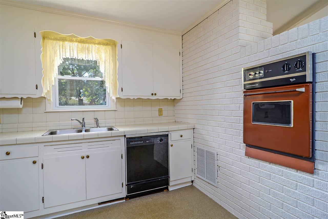 102 Old Trail Road Greenville, SC 29607 - Photo 14 of 30