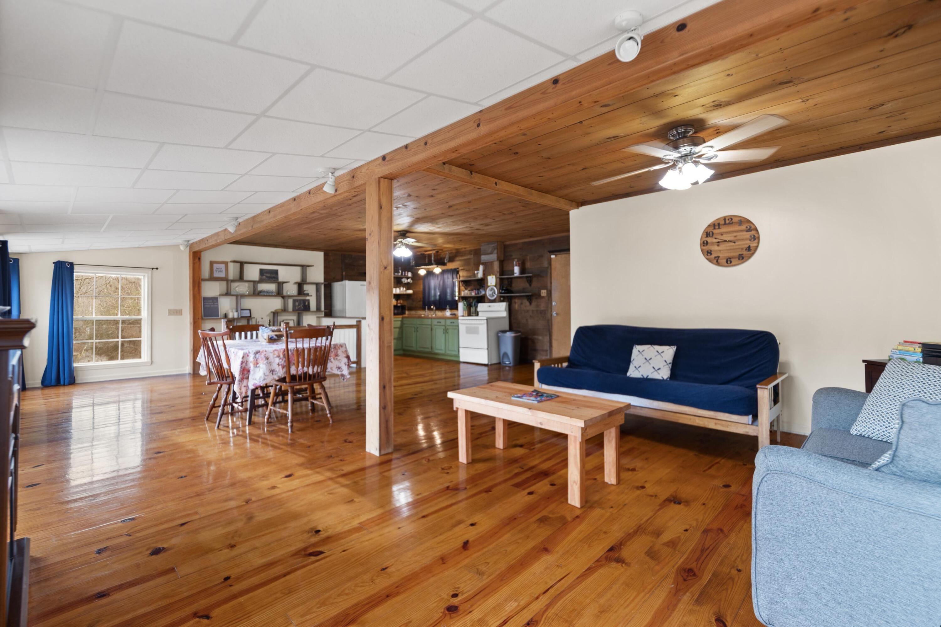 560 Fisherman Cove Road London, KY 40741 - Photo 17 of 48 118A0174