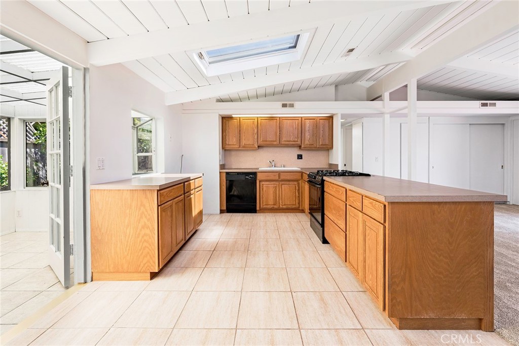 3357 Roxanne Avenue Long Beach, CA 90808 - Photo 22 of 52