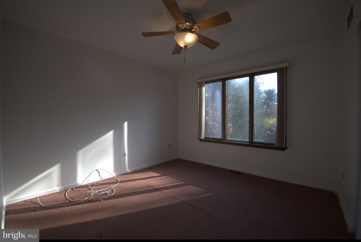 8 Del Sol Place Sicklerville, NJ 08081 - Photo 15 of 23 Guest Bedroom 2