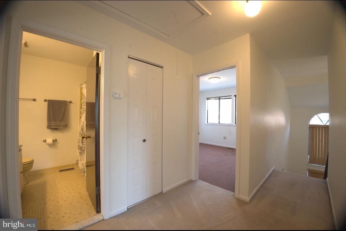 8 Del Sol Place Sicklerville, NJ 08081 - Photo 21 of 23 View of upper-level hallway