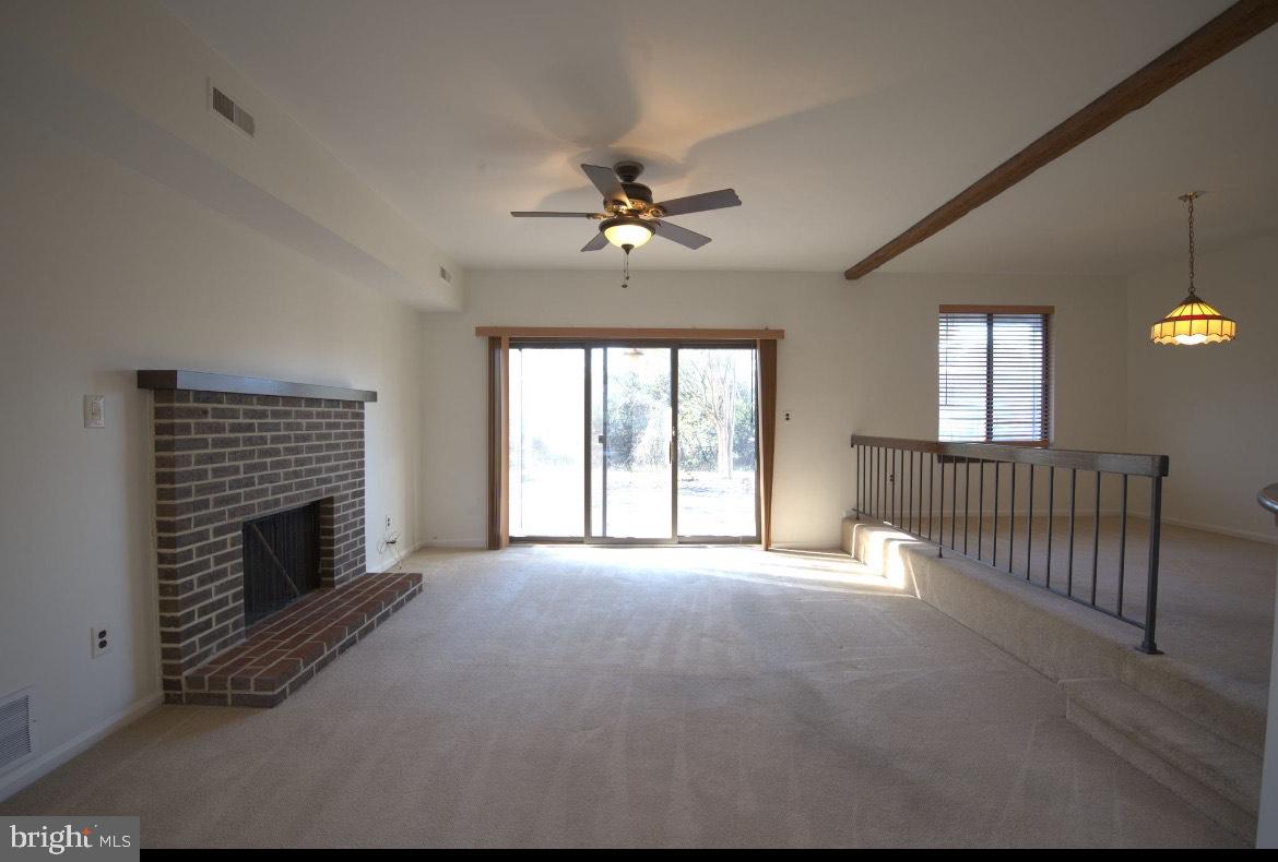 8 Del Sol Place Sicklerville, NJ 08081 - Photo 6 of 23 Living Room