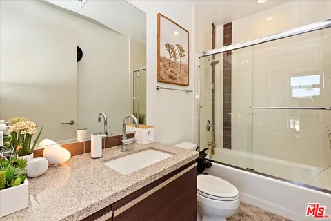 $1,425,000 | 3111 Vía Dolce, Unit 402, Marina del Rey, CA 90292