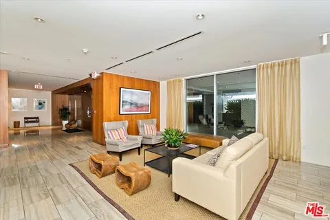 $1,425,000 | 3111 Vía Dolce, Unit 402, Marina del Rey, CA 90292